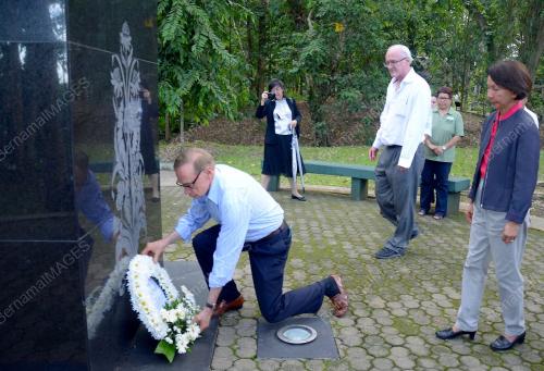 SB06_05112012_BOB_CARR_TUGU