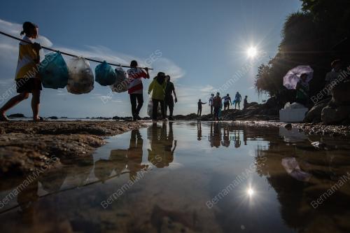 PROGRAM BEACH CLEAN UP
