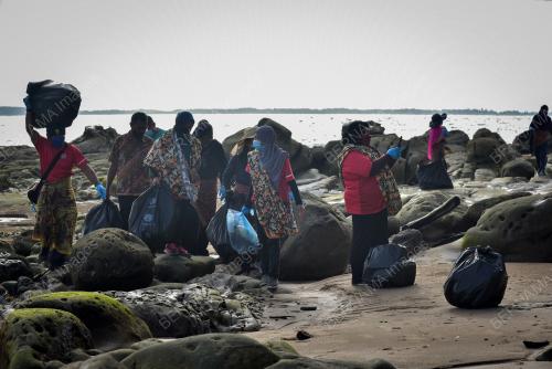 SB06_05122021_PLOGGING_BATIK