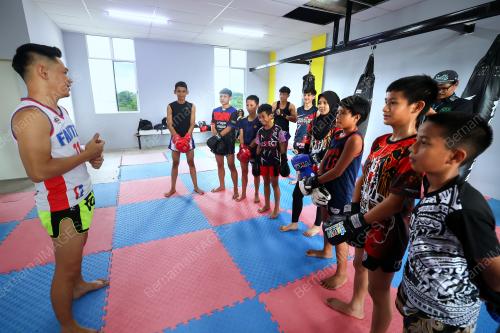 MUAY THAI