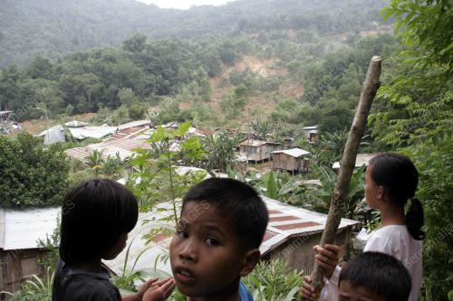 TANAH RUNTUH KAMPUNG LOK BUNU