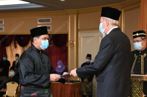 ANGKAT SUMPAH KABINET SABAH