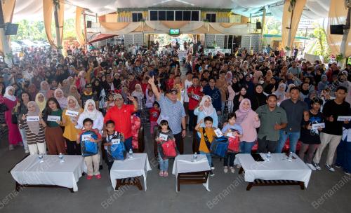 BANTUAN AWAL PERSEKOLAHAN