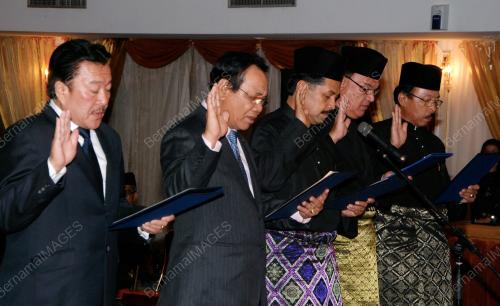 SB06_10062013_ANGKAT_SUMPAH