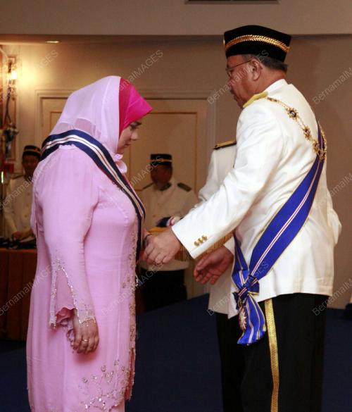 ROSNAH ABDUL RASHID SHIRLIN