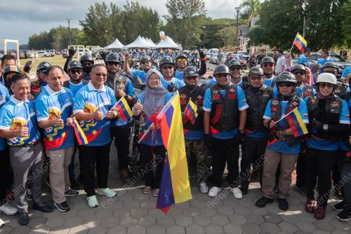KEMPEN KIBAR BENDERA