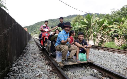 KONVOI MERDAKA KAMPUNG PANGI TENOM