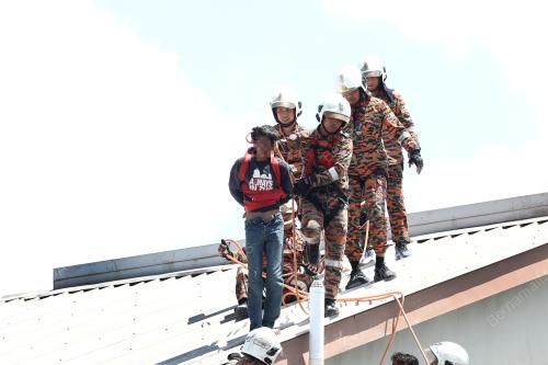 USAHA MENYELAMAT
