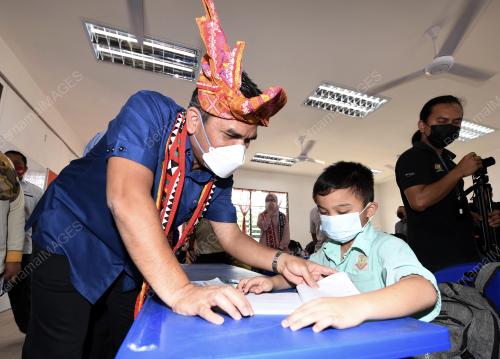 DATUK DR RADZI JIDIN