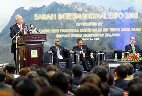 MOHD NAJIB TUN ABDUL RAZAK