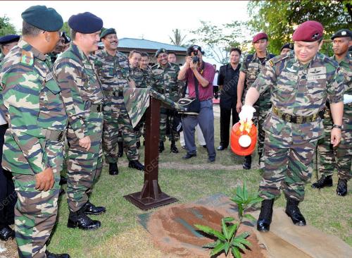TUANKU SYED FAIZUDDIN PUTRA JAMALULLAIL