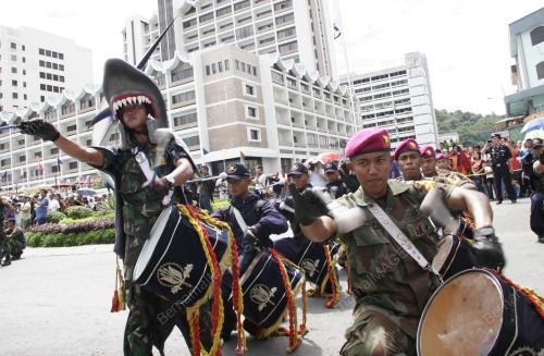 PERARAKAN TLDM MASUK KE BANDARAYA KK