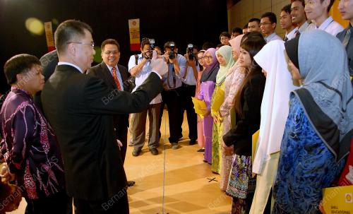 SB06_21062012_BIASISWA