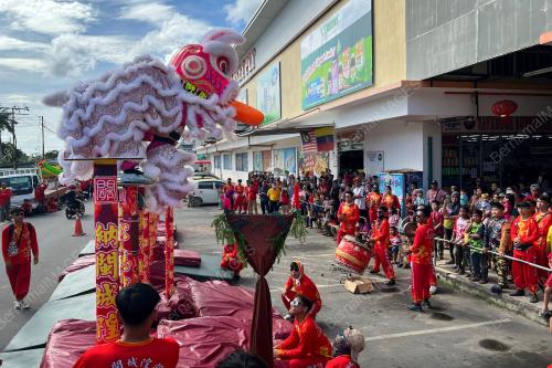 TARIAN SINGA TAHUN BAHARU CINA