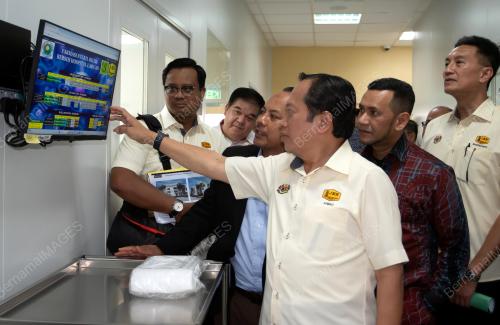 DATUK SERI AHMAD MASLAN