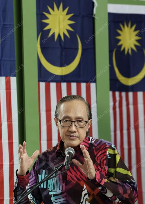 DATUK SERI MASIDI MANJUN