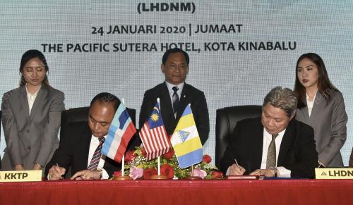DATUK JAUJAN SAMBAKONG