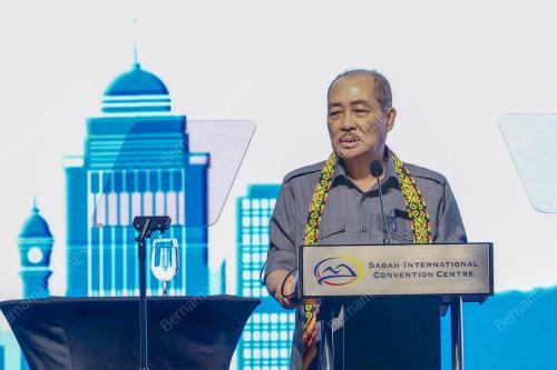 PREMIER SARAWAK TAN SRI ABANG JOHARI TUN OPENG