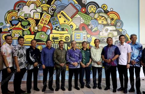 DATUK FAHMI FADZIL