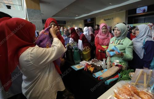 DATUK SERI NANCY SHUKRI
