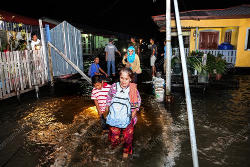 AIR LAUT PASANG BESAR