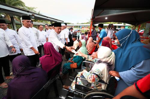 DATUK SERI BUNG MOKTAR RADIN