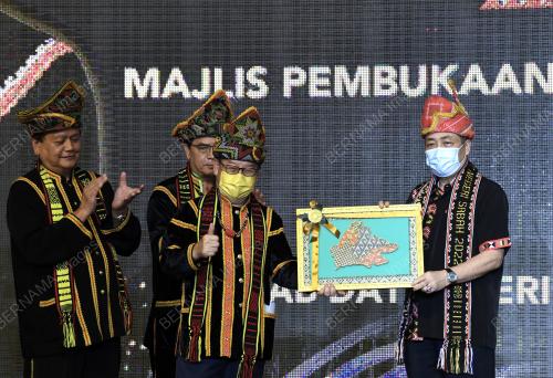 PESTA KAAMATAN SABAH