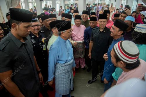 AL-SULTAN ABDULLAH RI'AYATUDDIN AL-MUSTAFA BILLAH SHAH