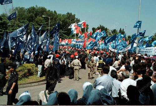 SB07-12_07_2001_PERANG_BENDERA_28012016