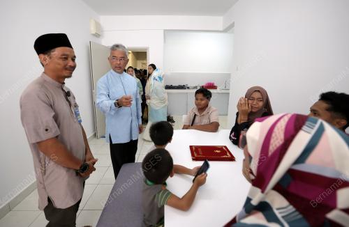 AL-SULTAN ABDULLAH RI'AYATUDDIN AL-MUSTAFA BILLAH SHAH.