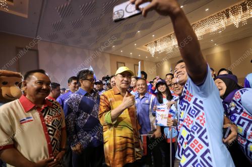 DATUK SERI HAJIJI NOOR BERSAMA KONTINJEN SUKMA SABAH