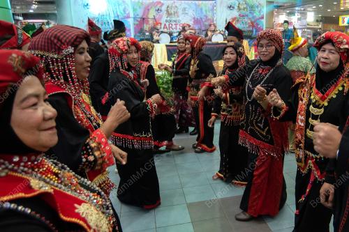 UPACARA MUKUN SEBORNEO