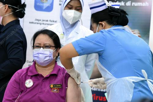 SUNTIKAN VAKSIN COVID -19 DI SABAH