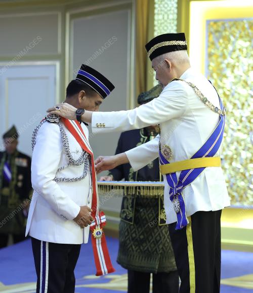 TUN JUHAR MAHIRUDDIN