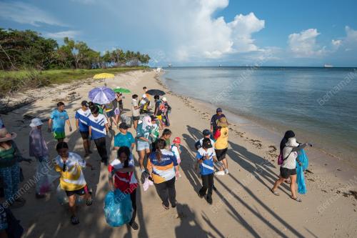 PROGRAM BEACH CLEAN UP
