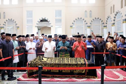 DATUK SERI BUNG MOKTAR RADIN MENINGGAL DUNIA