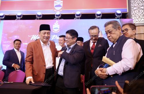 DATUK SERI HAJIJI NOOR