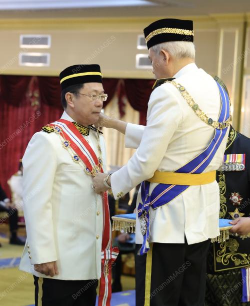 TUN JUHAR MAHIRUDDIN