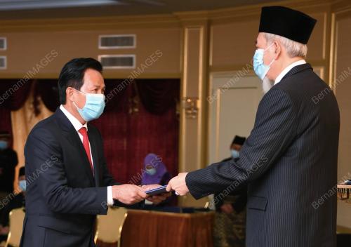 ANGKAT SUMPAH KABINET SABAH
