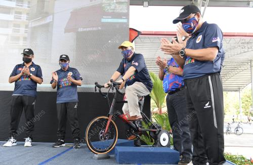 DATUK HAJIJI NOOR