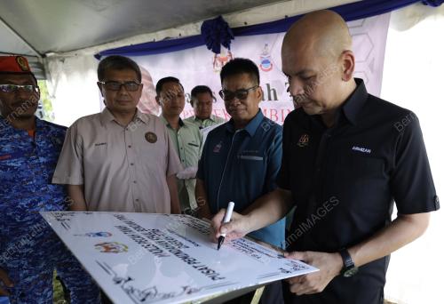 DATUK ARMIZAN MOHD ALI