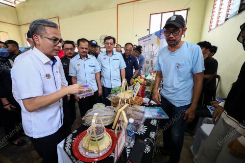 FAHMI FADZIL