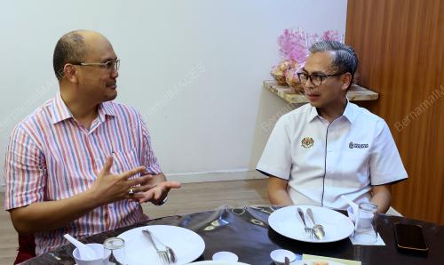 FAHMI FADZIL