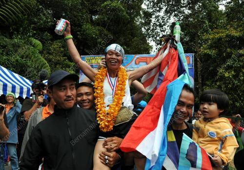 LARIAN MENDAKI GUNUNG KINABALU