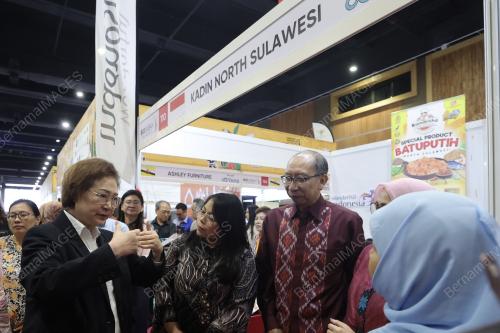 CHRISTINA RASMI BIG SABAH SALES