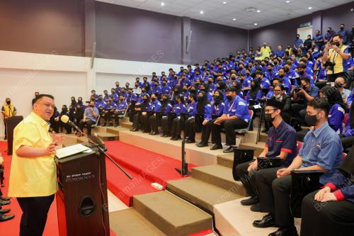TUANKU SYED FAIZUDDIN PUTRA JAMALULLAIL