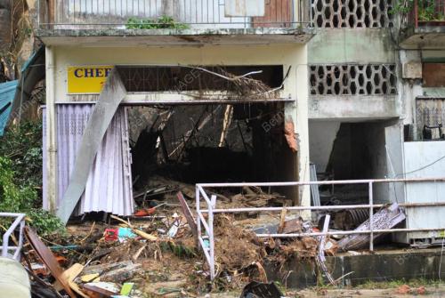 SB07_29012011_TANAH_RUNTUH