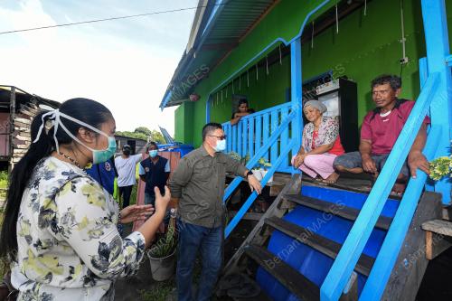 PENGALAMAN PETUGAS VAKSIN DI PEDALAMAN