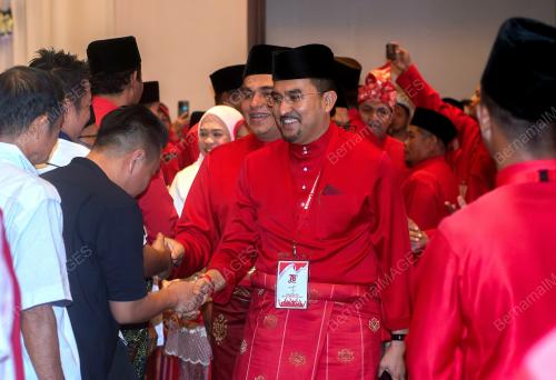 DATUK DR ASYRAF WAJDI DUSUKI