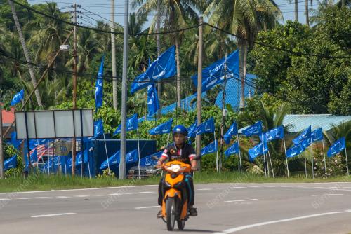 BENDERA PRU15